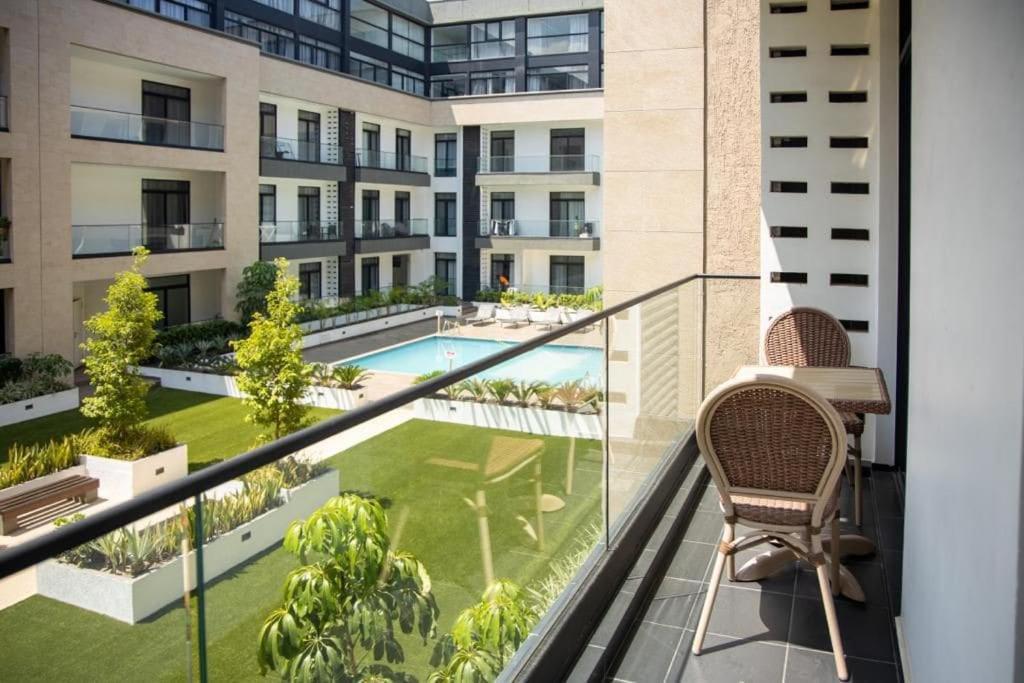 Embassy Gardens 2 Bed Apartment W/Pool View Аккра Экстерьер фото