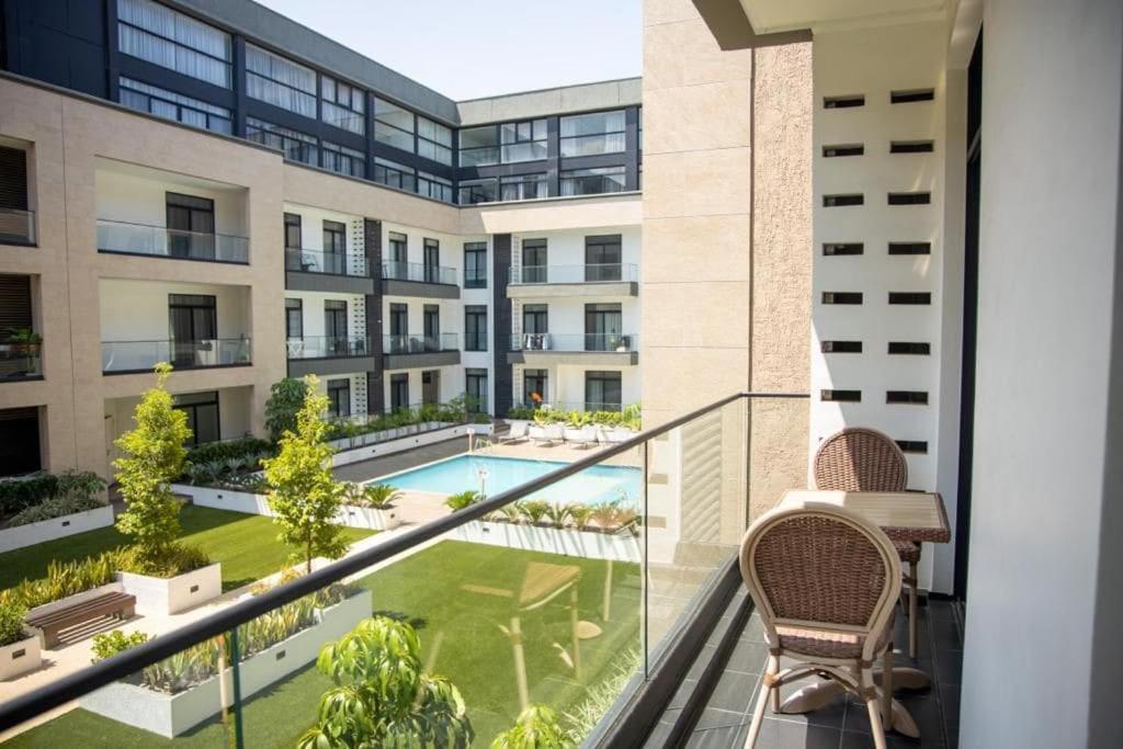 Embassy Gardens 2 Bed Apartment W/Pool View Аккра Экстерьер фото